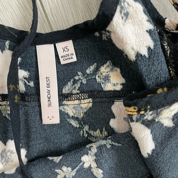 Sunday best floral tank - Picture 2 of 2